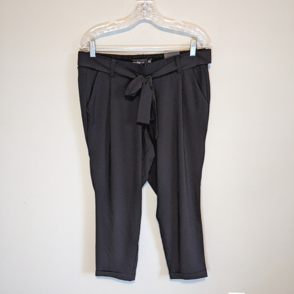 NWT Torrid Pull on Taper Tie Front Studio Stretch Pants, size 00xShort (10)